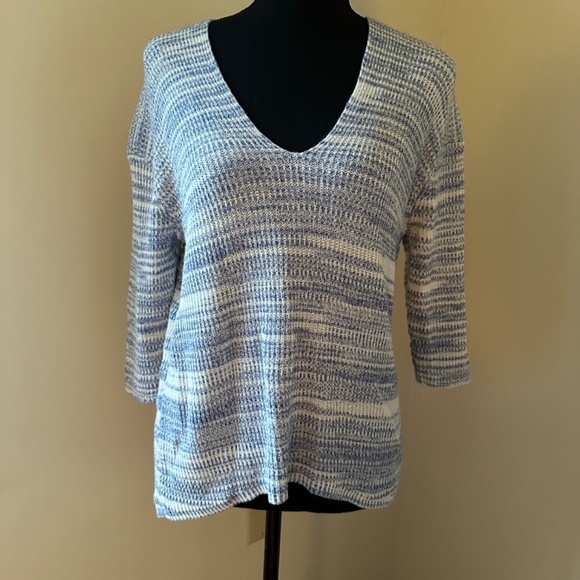 **EXPRESS* Blue x White Knitted Sweater Size XS - Picture 1 of 7